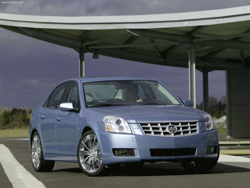 Varemerket Cadillac assosieres med overdådig amerikansk luksus. Men modellen BLS er i grunnen bygget på en ganske vanlig mellomklassebil. Hvilken? 