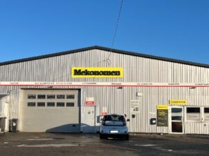 Gavlveggen til Mekonomen Bilverksted Ågotnes i strålende sol